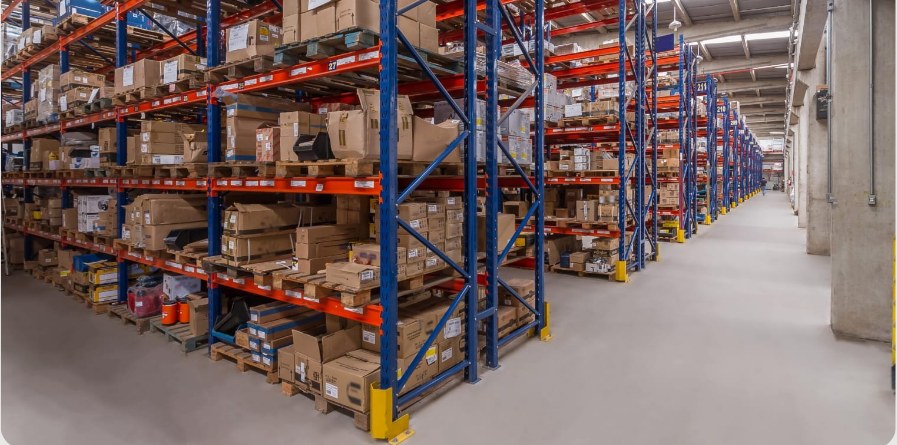 Galpão industrial com sistema de armazenagem 3P Sistemas